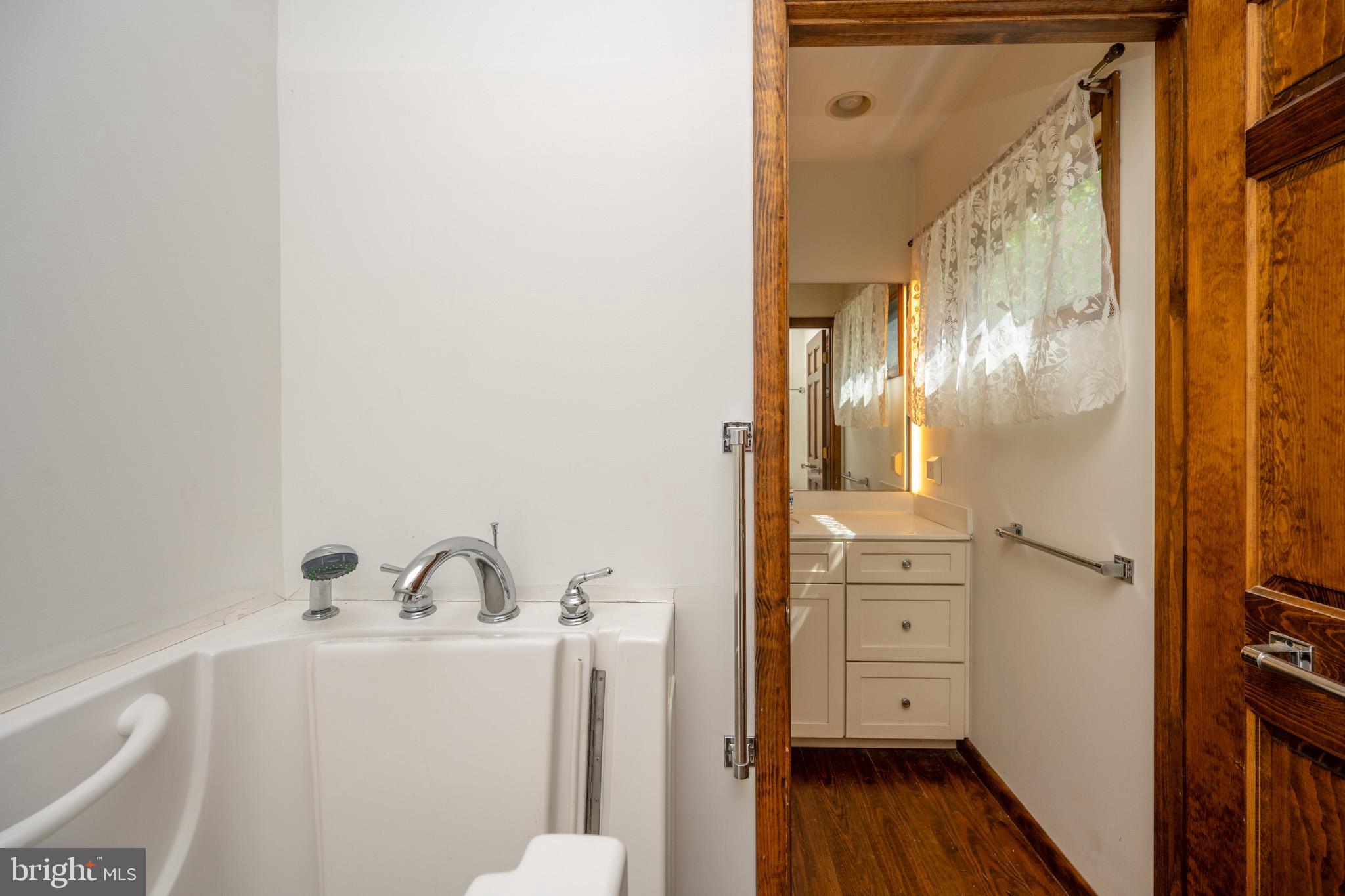 THOUSAND ACRES - Residential