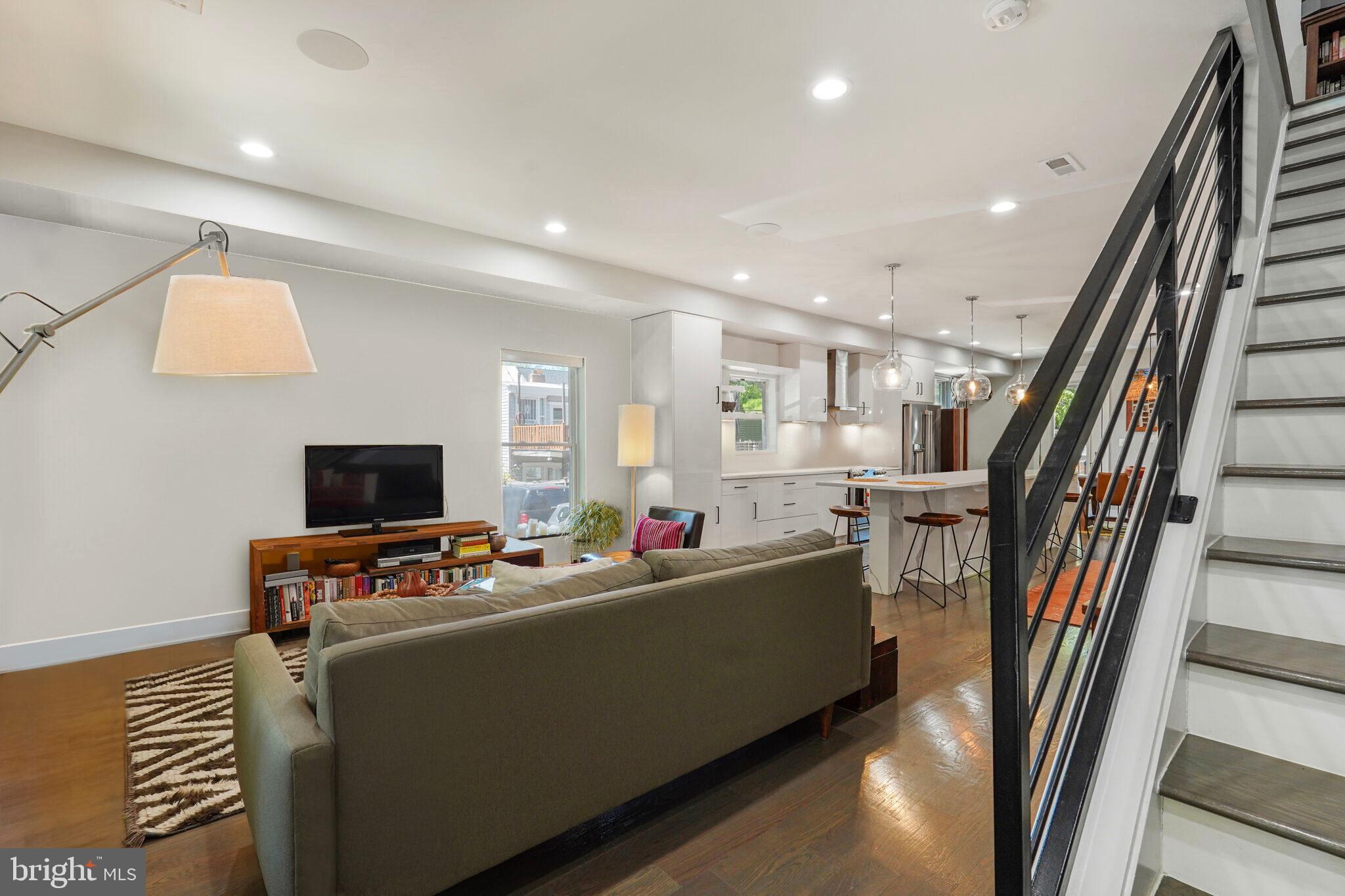 317 TAYLOR STREET NW