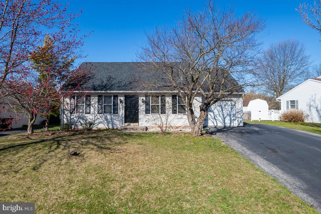 Photo of 3 Buckwheat Drive, Denver, PA 17517 (MLS # PALA2048880)