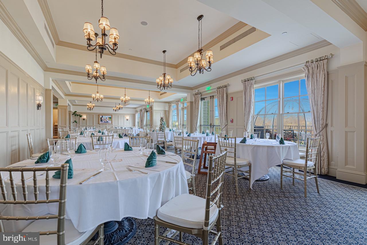 ESTATES @ CREIGHTON FARM - Residential