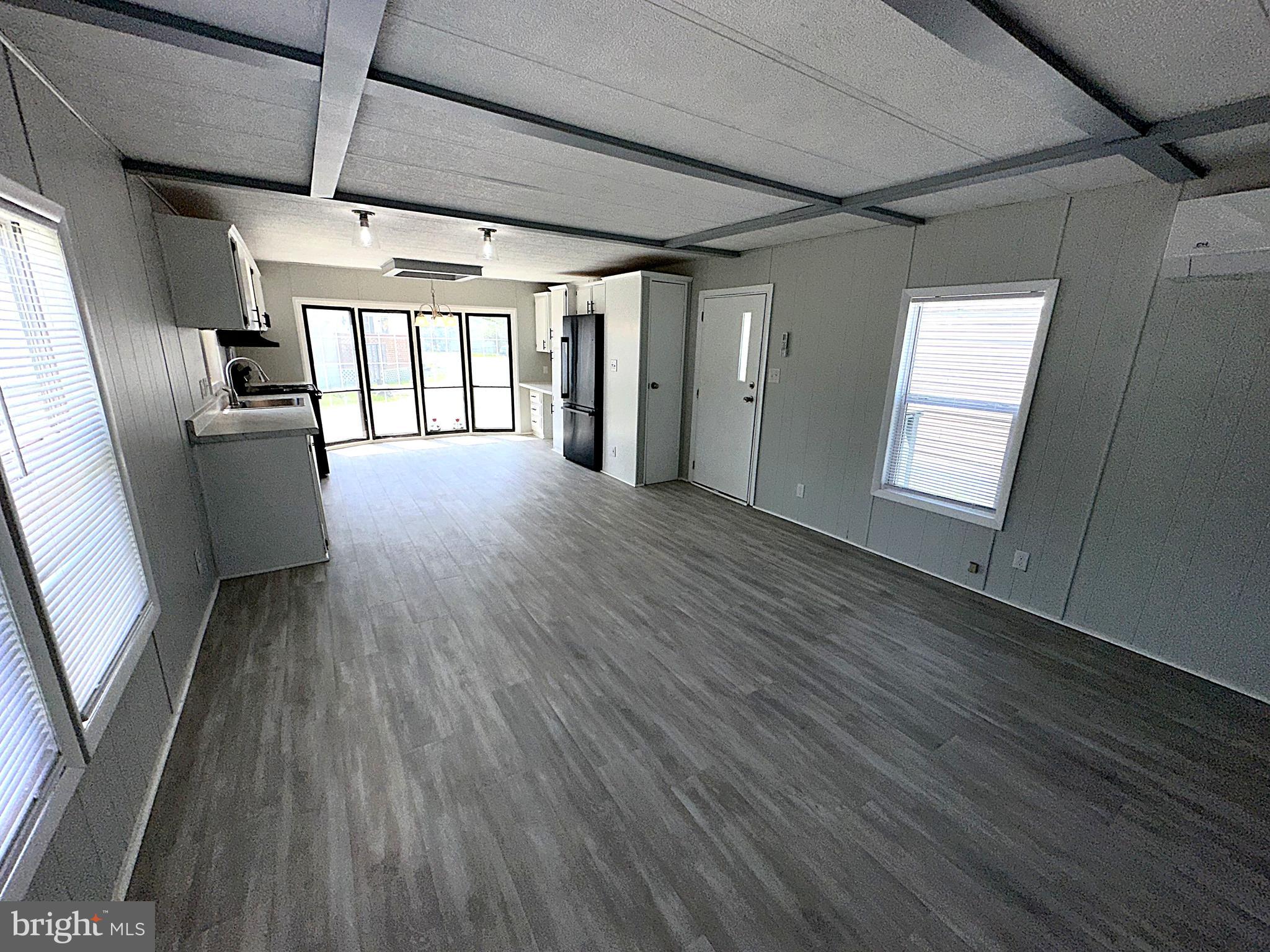 2400 LINCOLN AVENUE 11