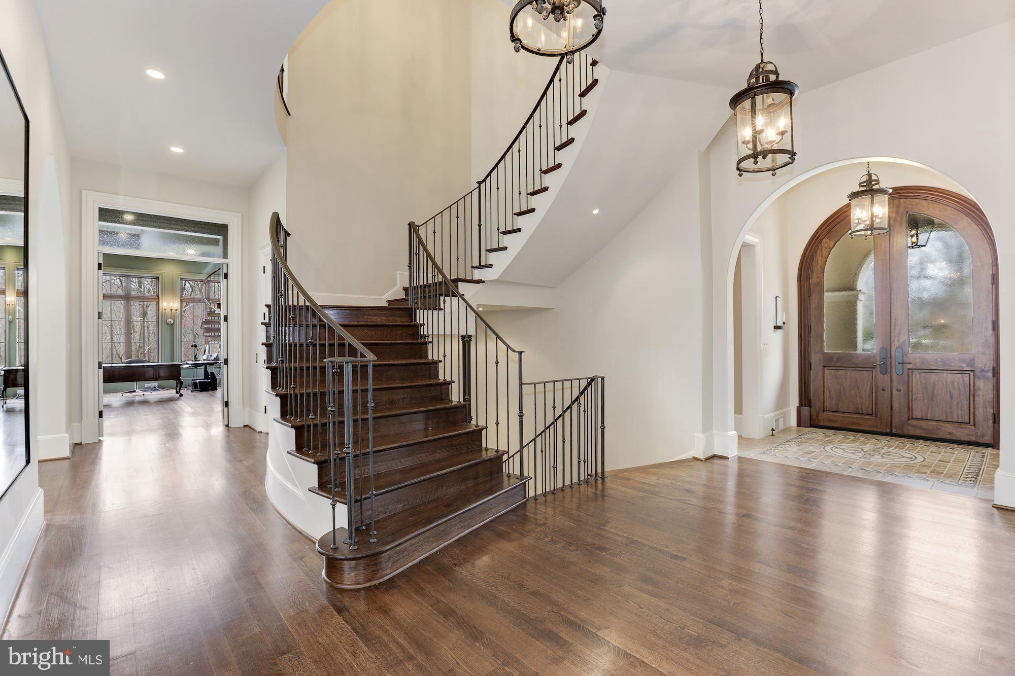 LANGLEY OAKS - Residential Lease