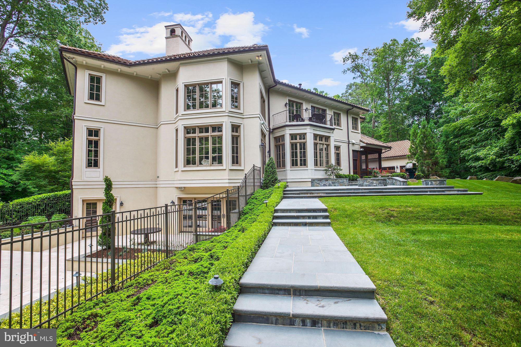 LANGLEY OAKS - Residential Lease