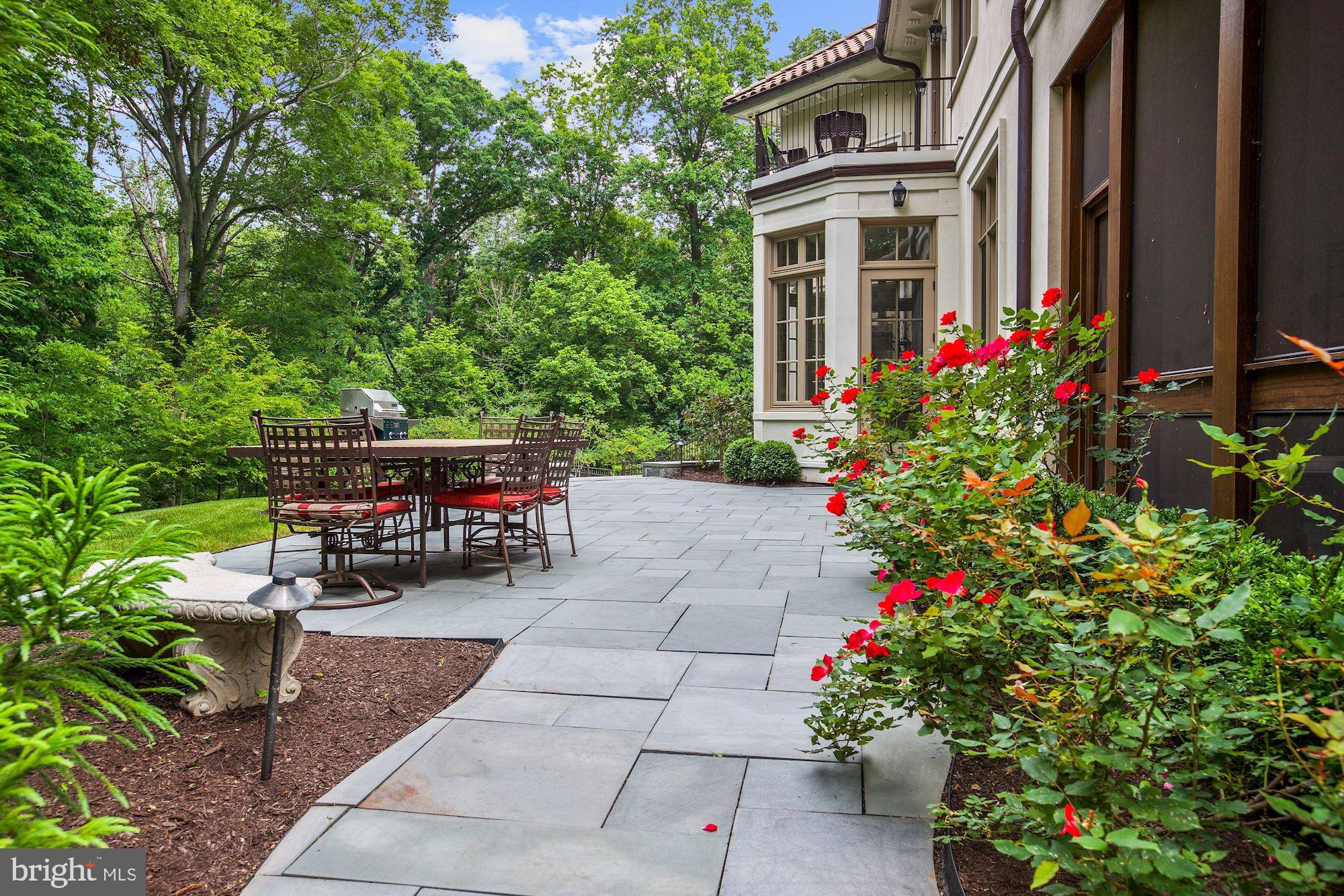 LANGLEY OAKS - Residential Lease