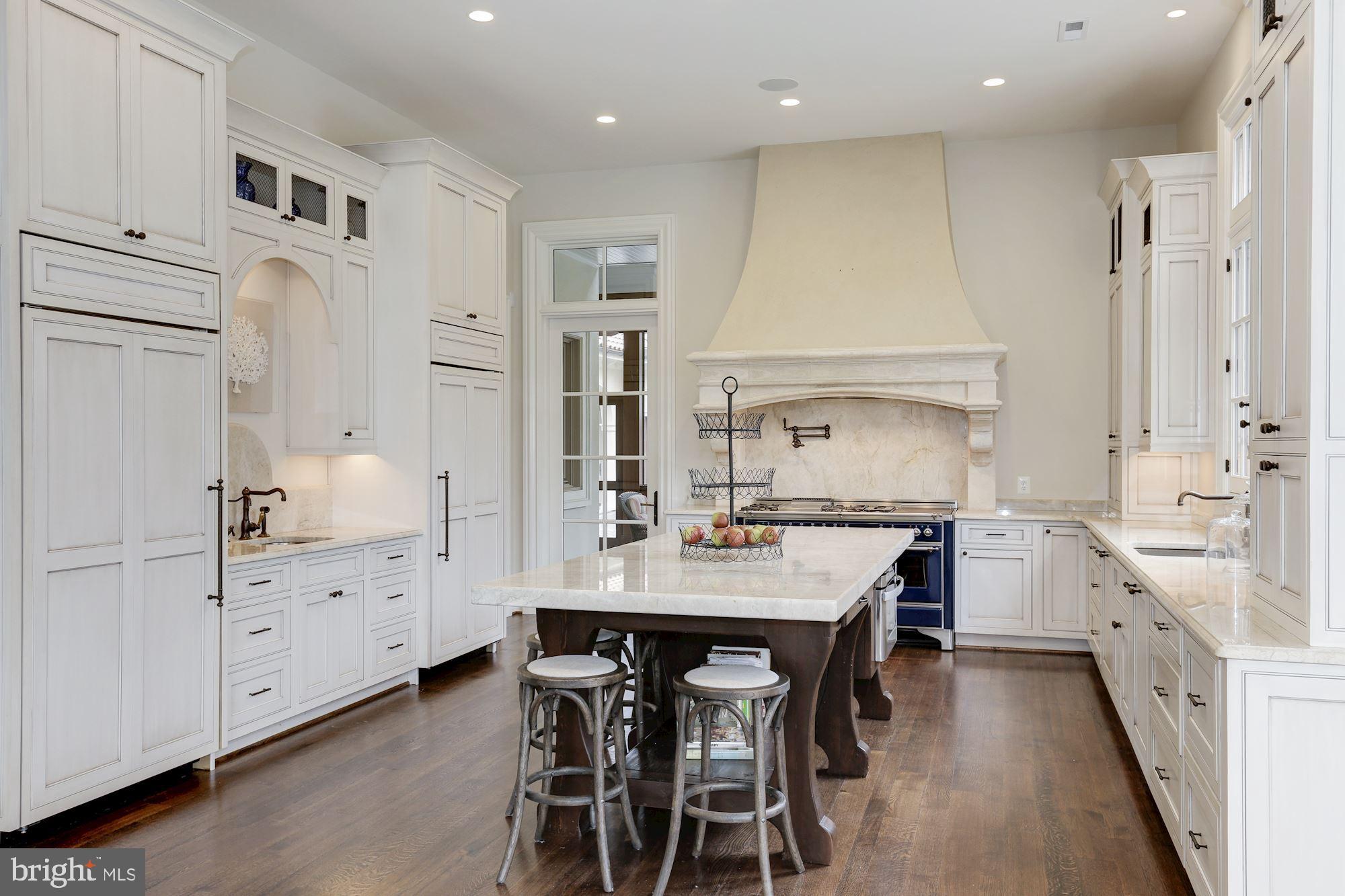 LANGLEY OAKS - Residential Lease