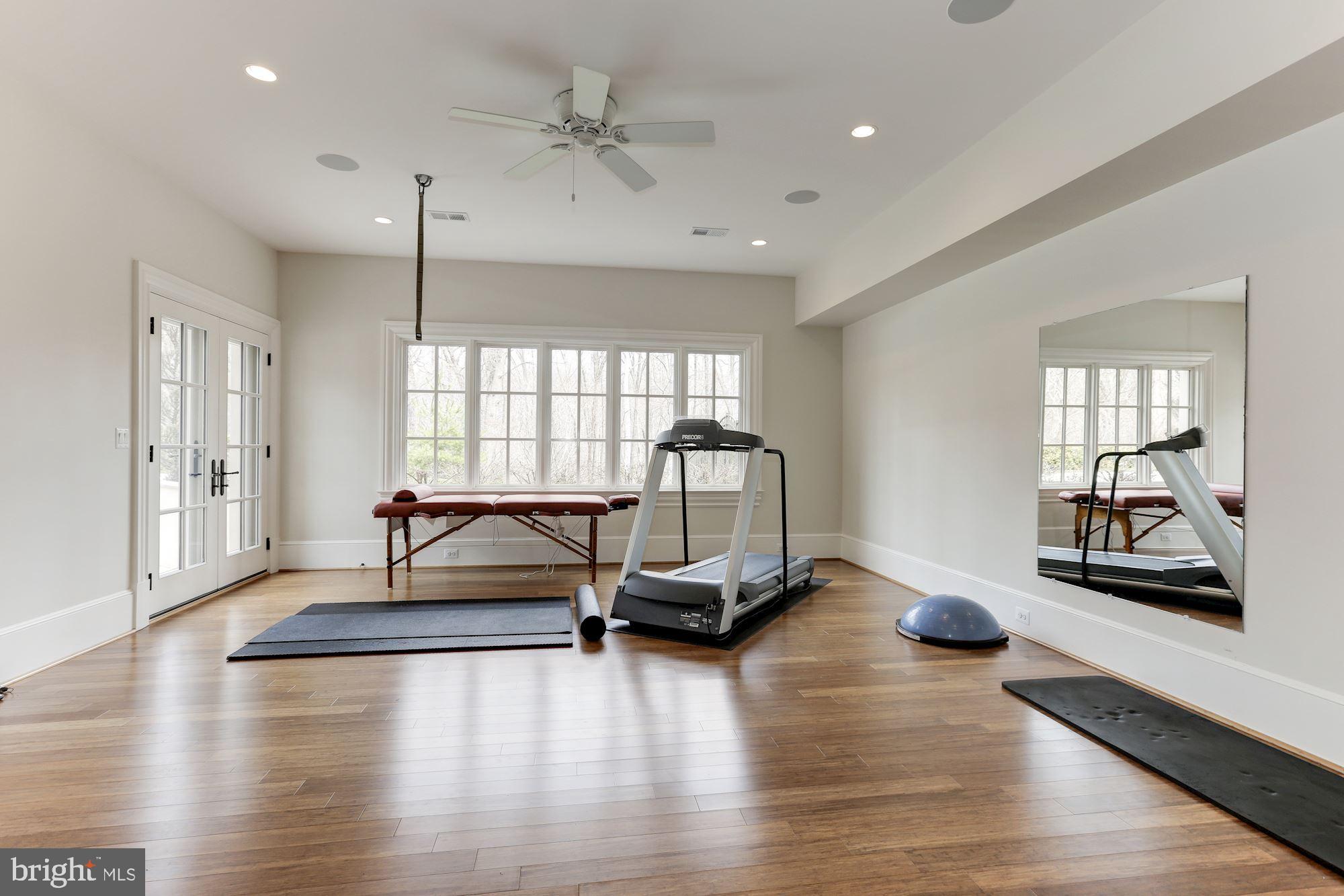 LANGLEY OAKS - Residential Lease