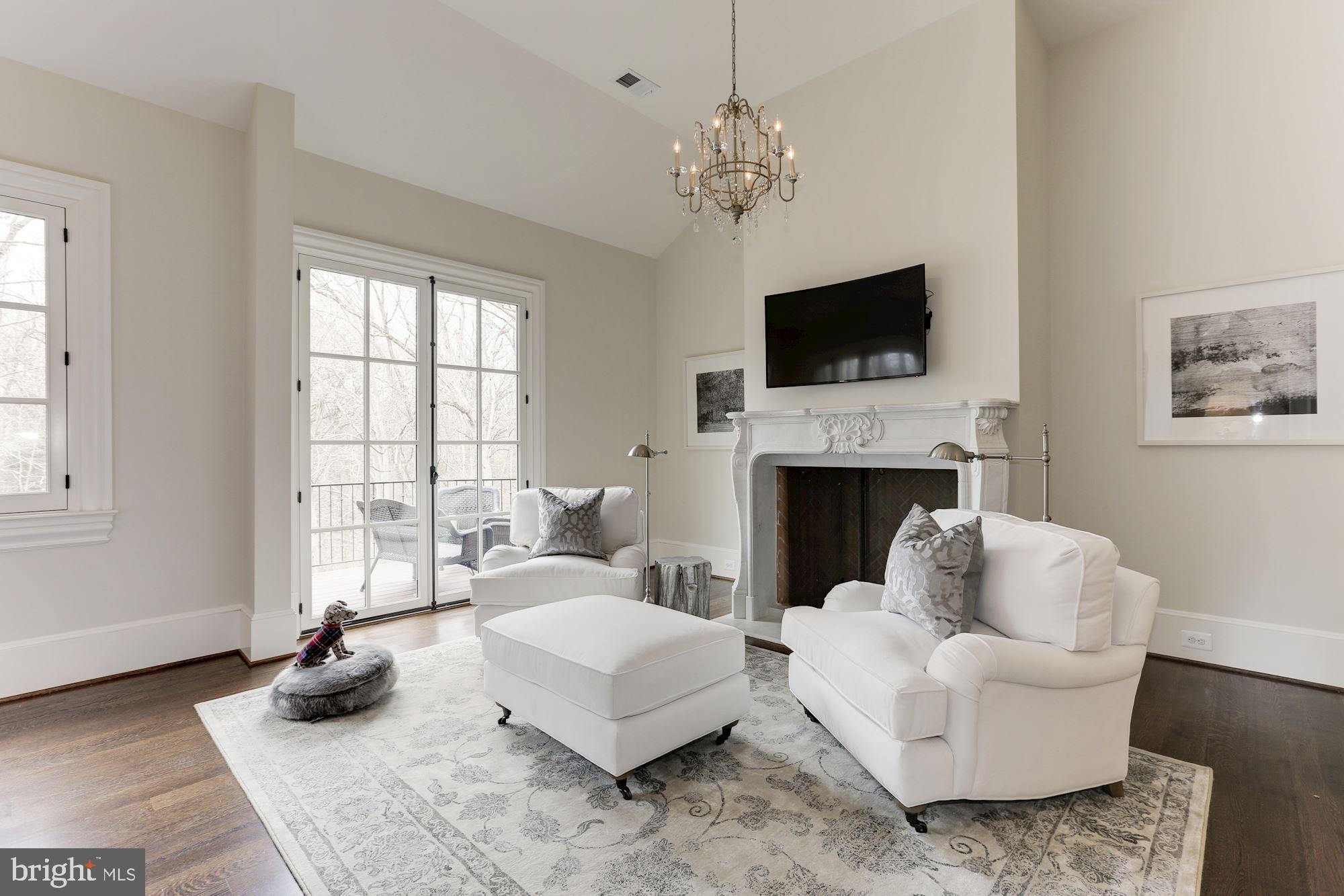 LANGLEY OAKS - Residential Lease