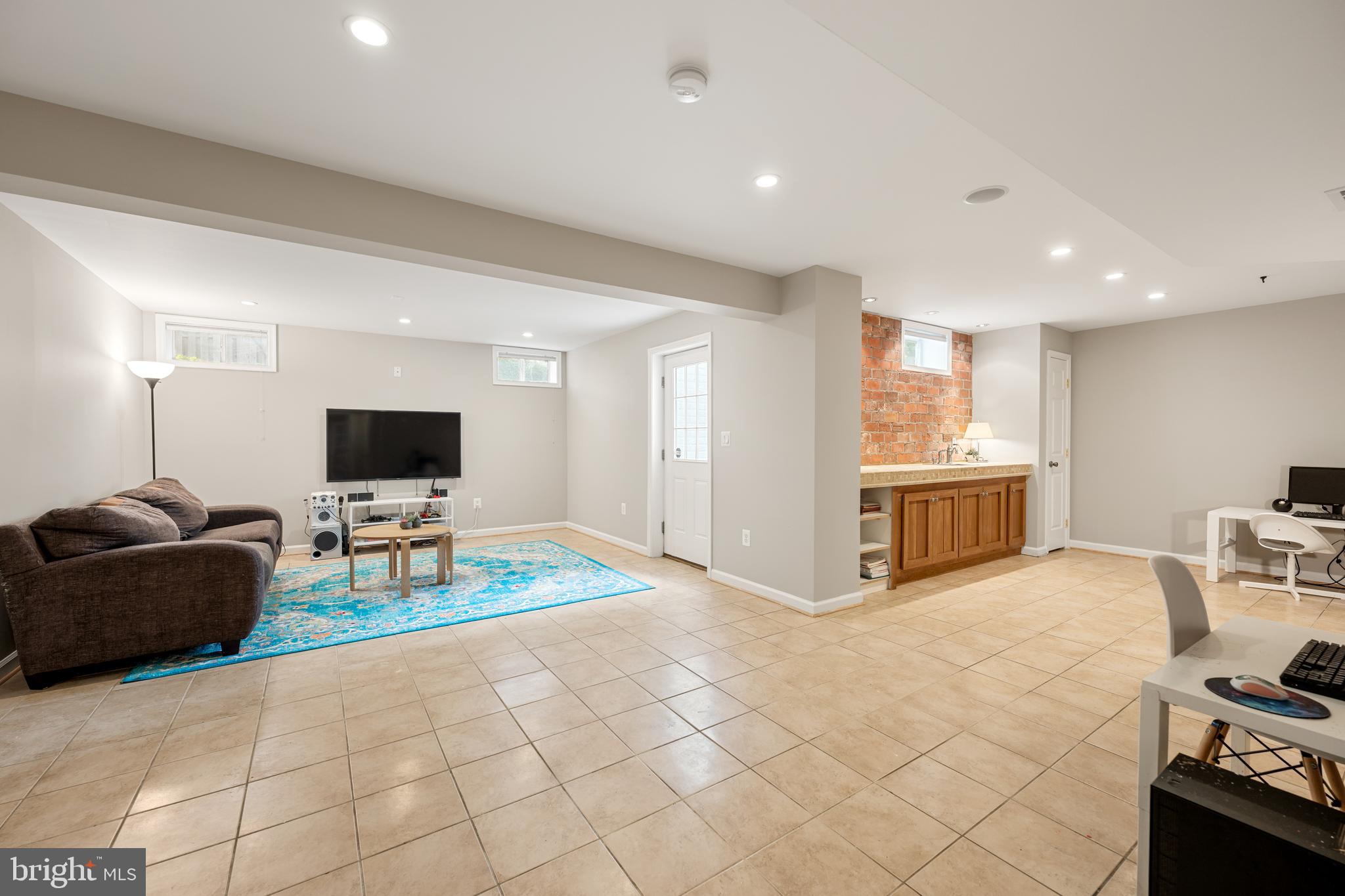 SOMERSET - Residential