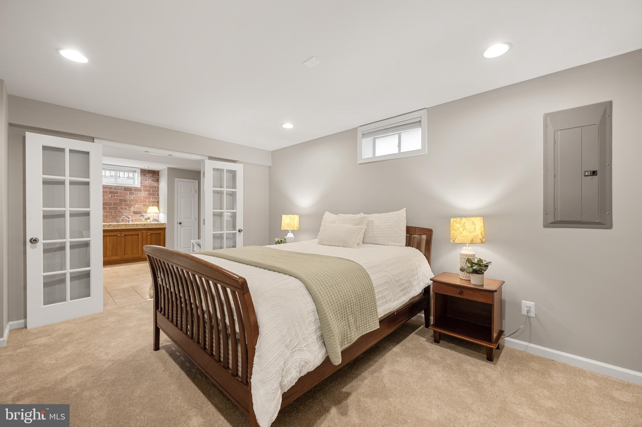 SOMERSET - Residential