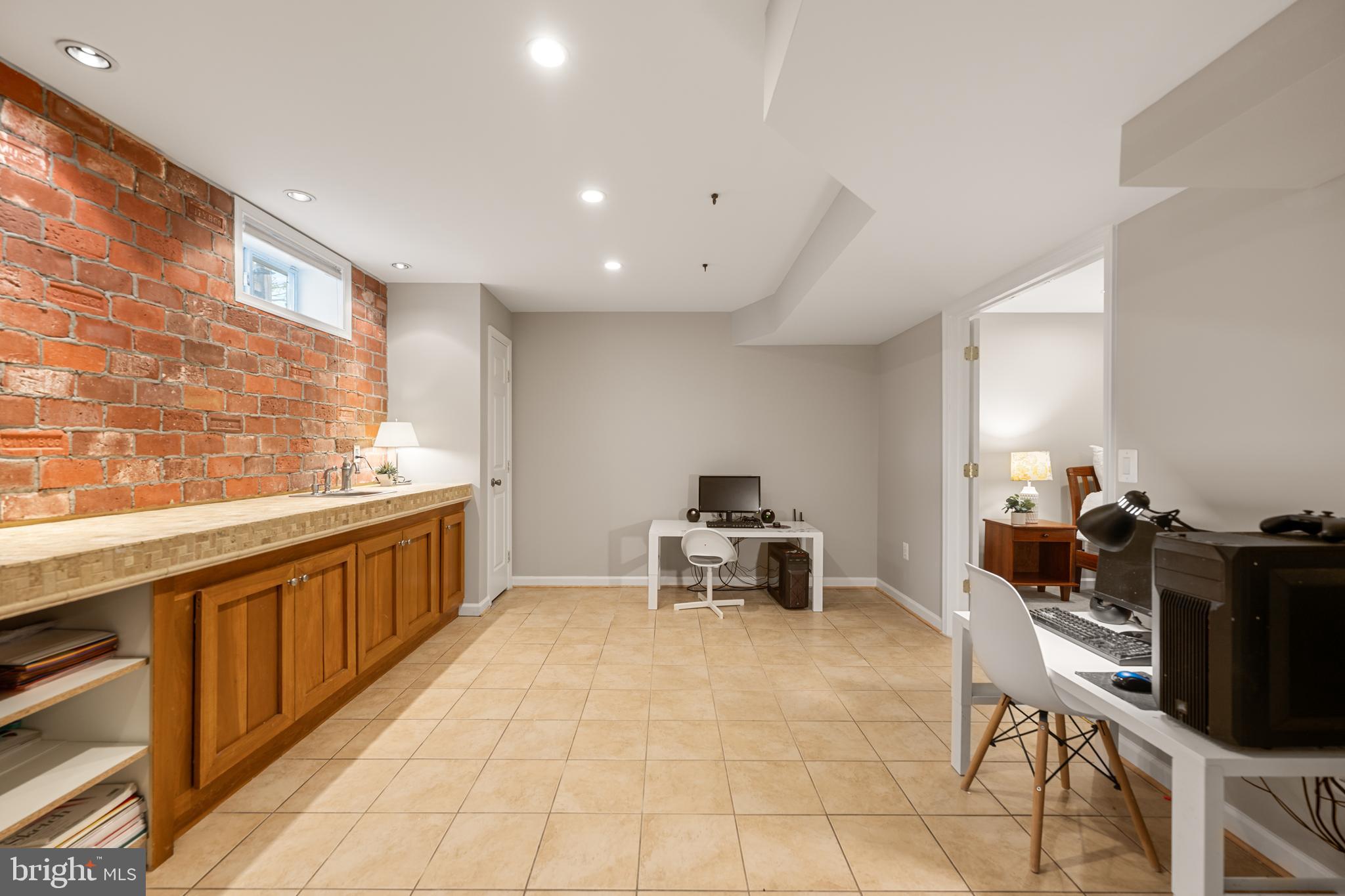 SOMERSET - Residential