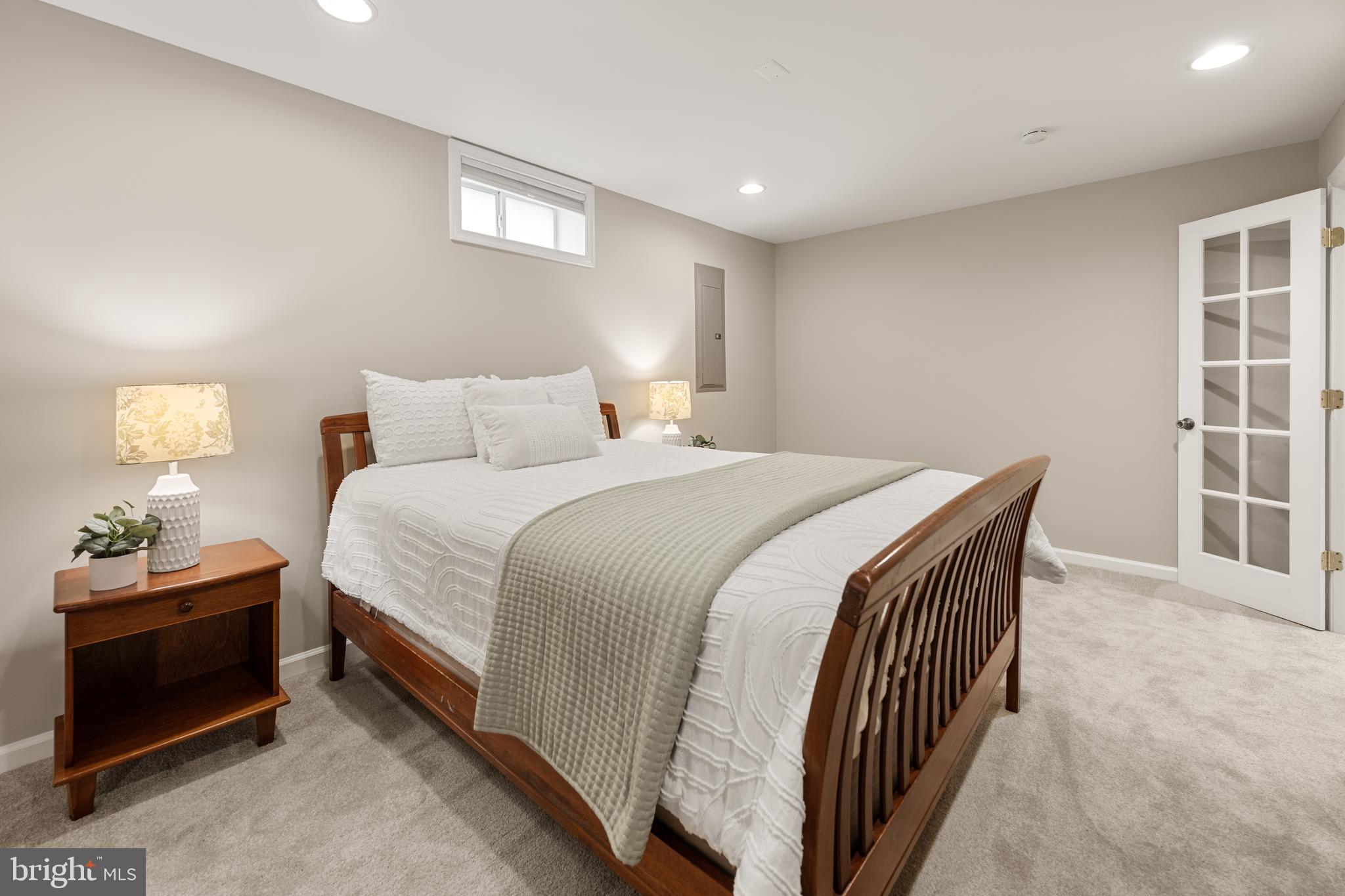 SOMERSET - Residential