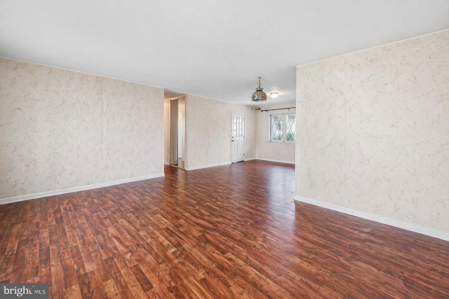 37 BRIERDALE LANE