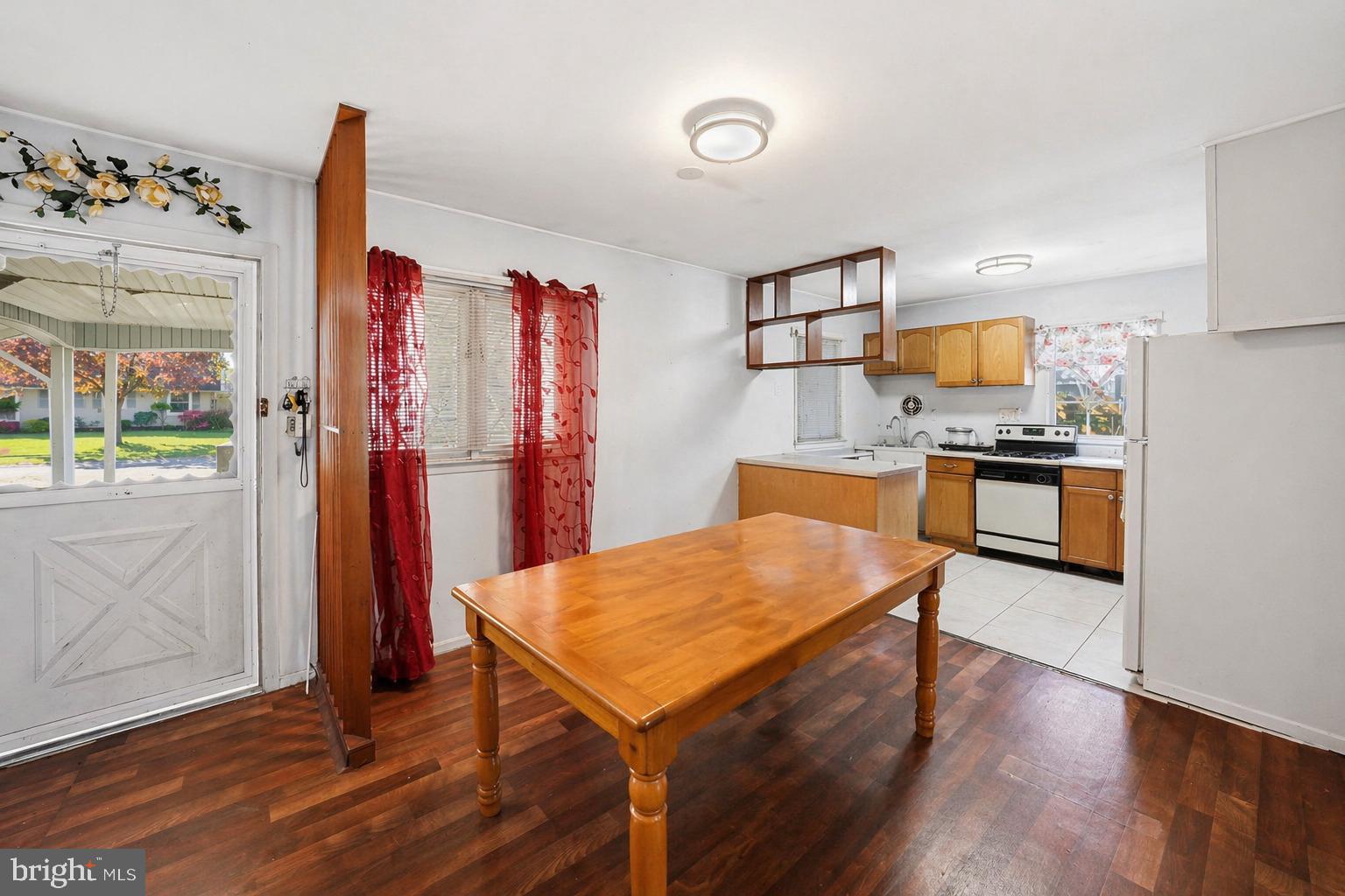 37 BRIERDALE LANE