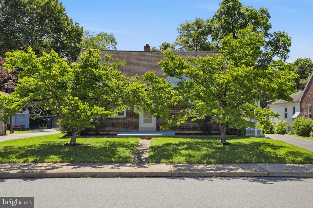 Photo of 113 Penn Avenue, EPHRATA, PA 17522 (MLS # PALA2089250)