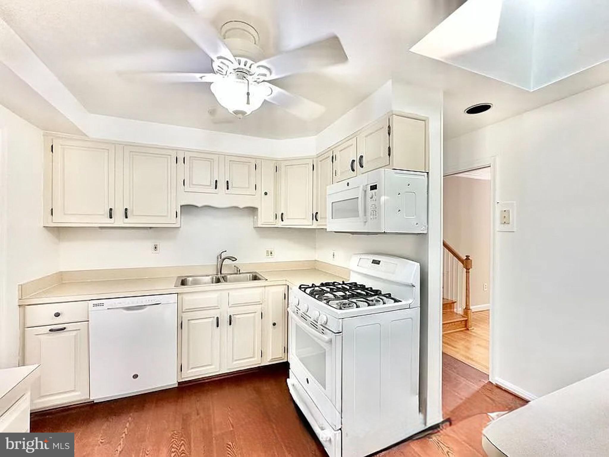 JAMESTOWN VILLAGE - Residential Lease