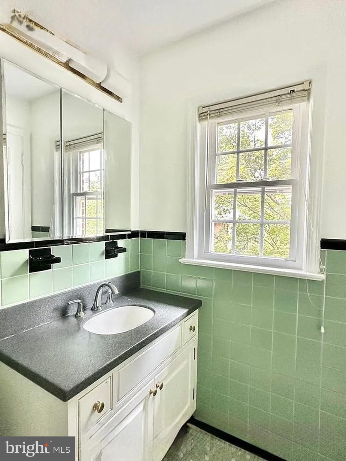 JAMESTOWN VILLAGE - Residential Lease