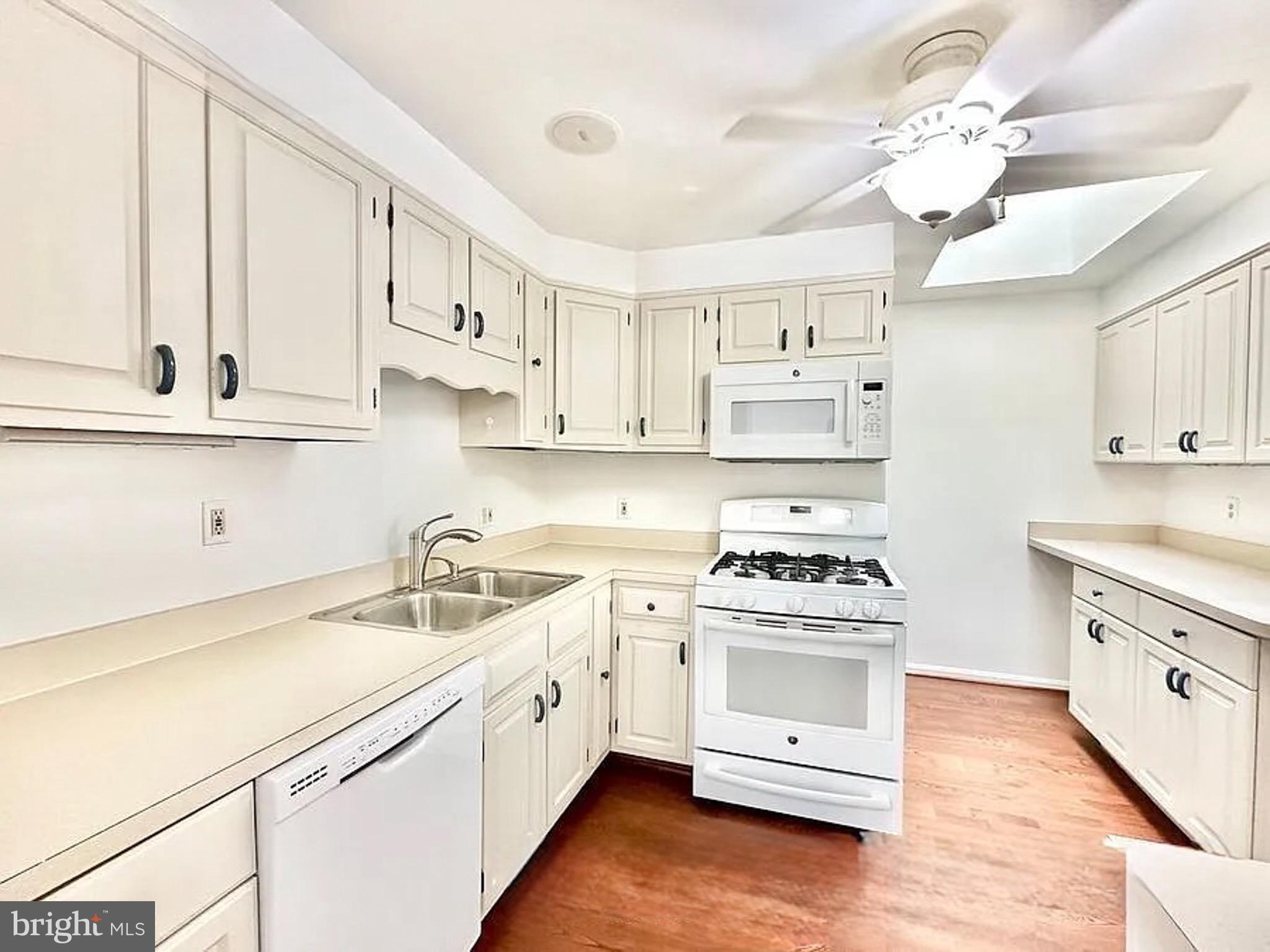 JAMESTOWN VILLAGE - Residential Lease