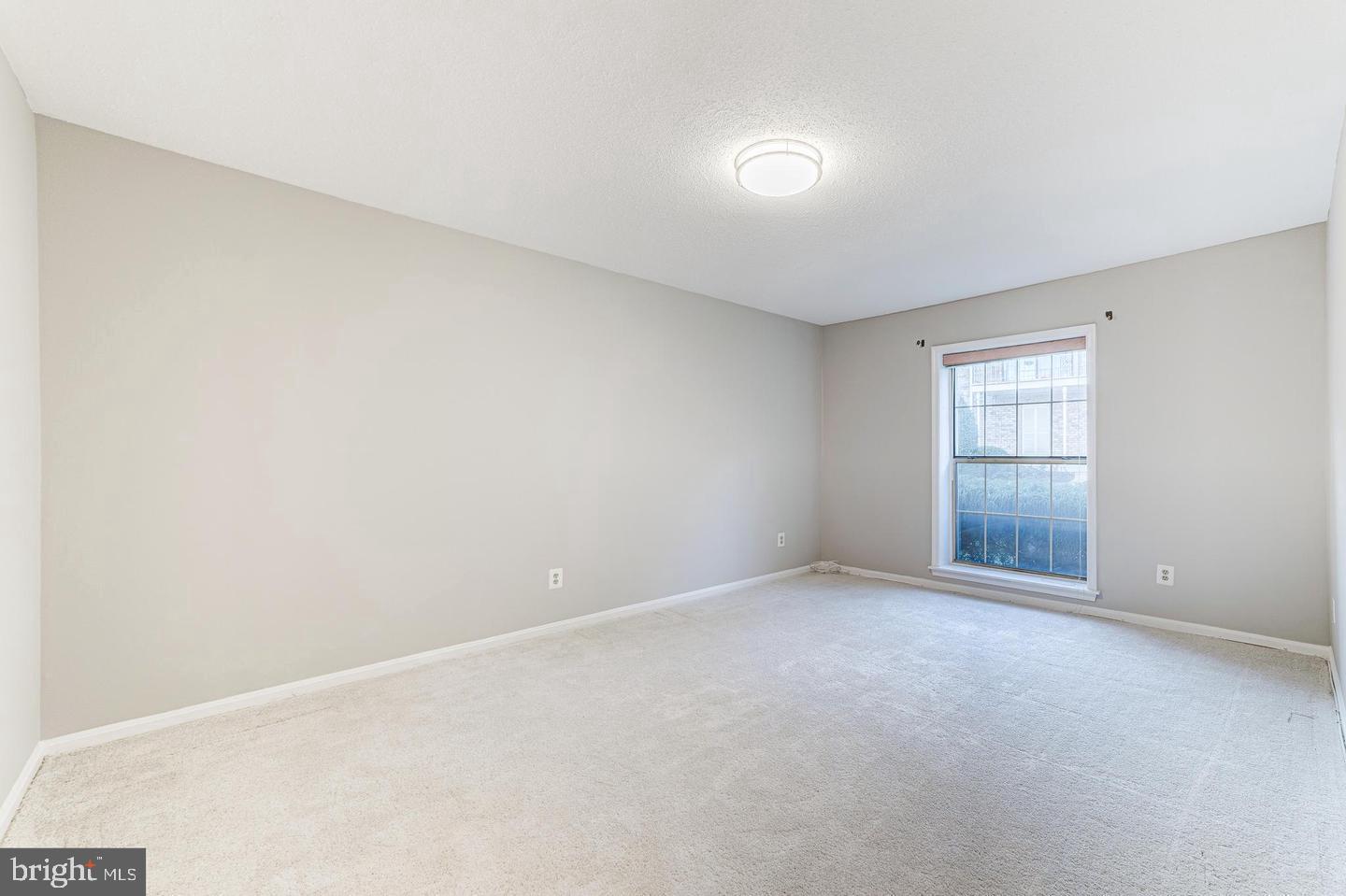 CHATEAUX CONDO - Residential Lease