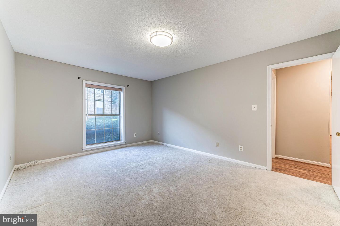 CHATEAUX CONDO - Residential Lease