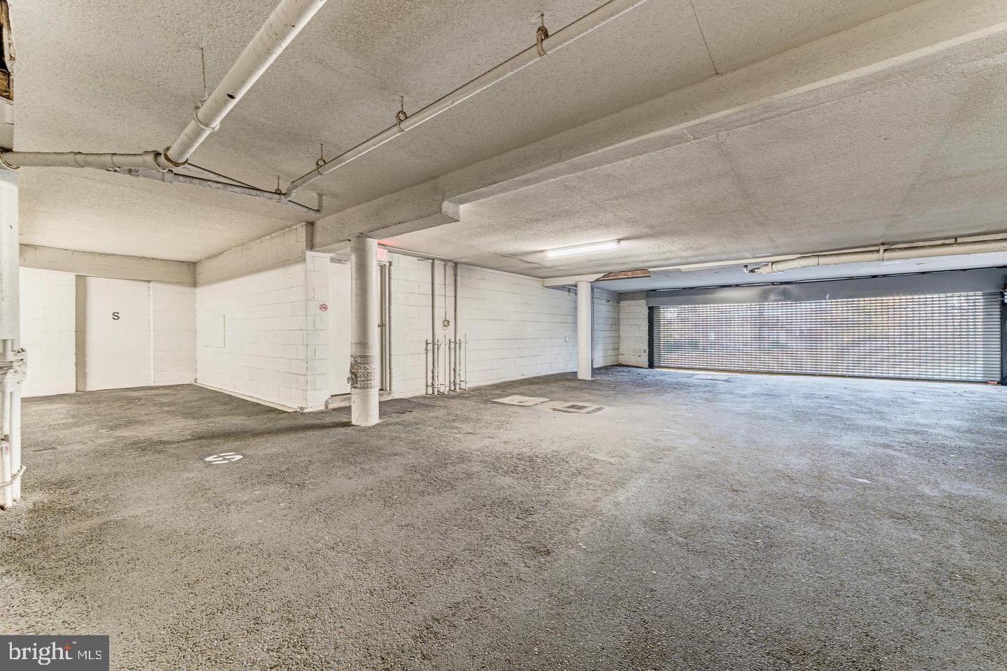 CHATEAUX CONDO - Residential Lease