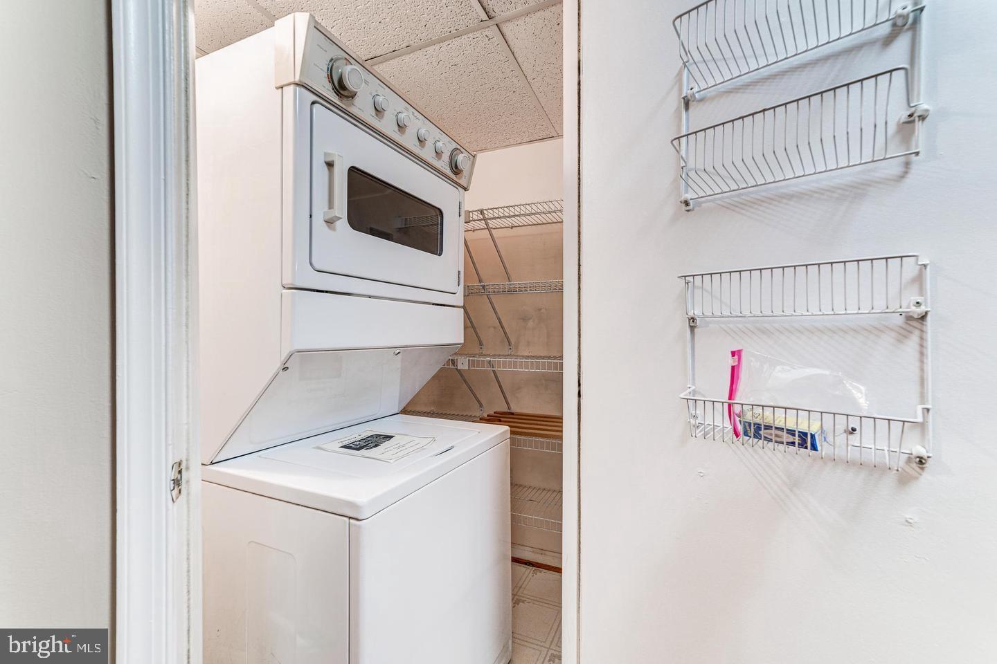 CHATEAUX CONDO - Residential Lease