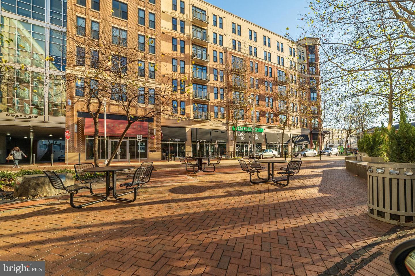 CHATEAUX CONDO - Residential Lease