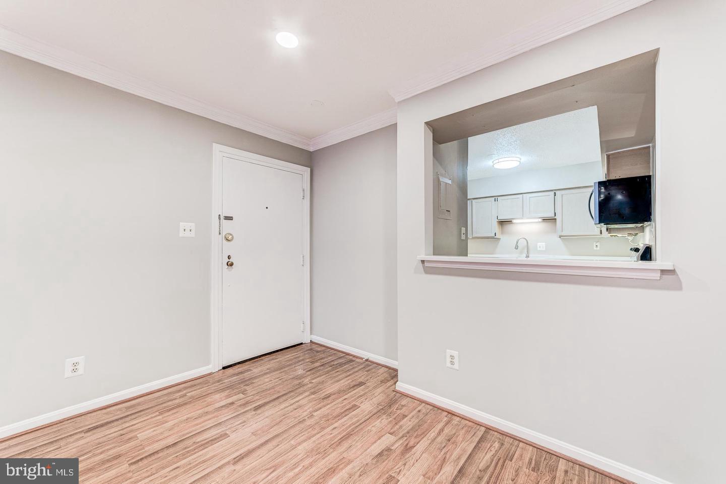 CHATEAUX CONDO - Residential Lease