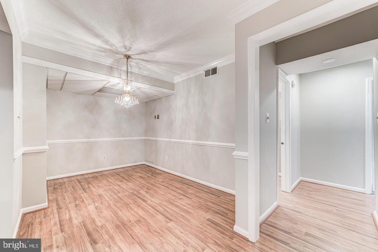 CHATEAUX CONDO - Residential Lease