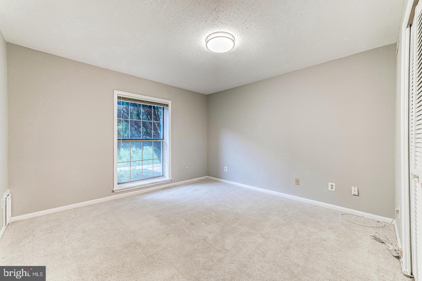 CHATEAUX CONDO - Residential Lease