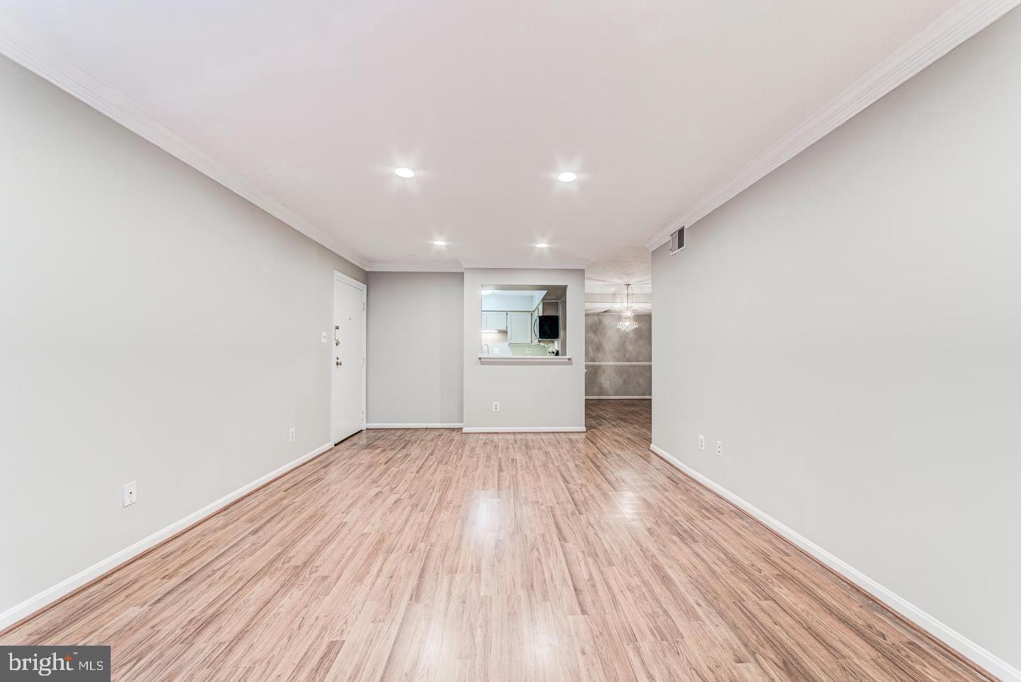 CHATEAUX CONDO - Residential Lease