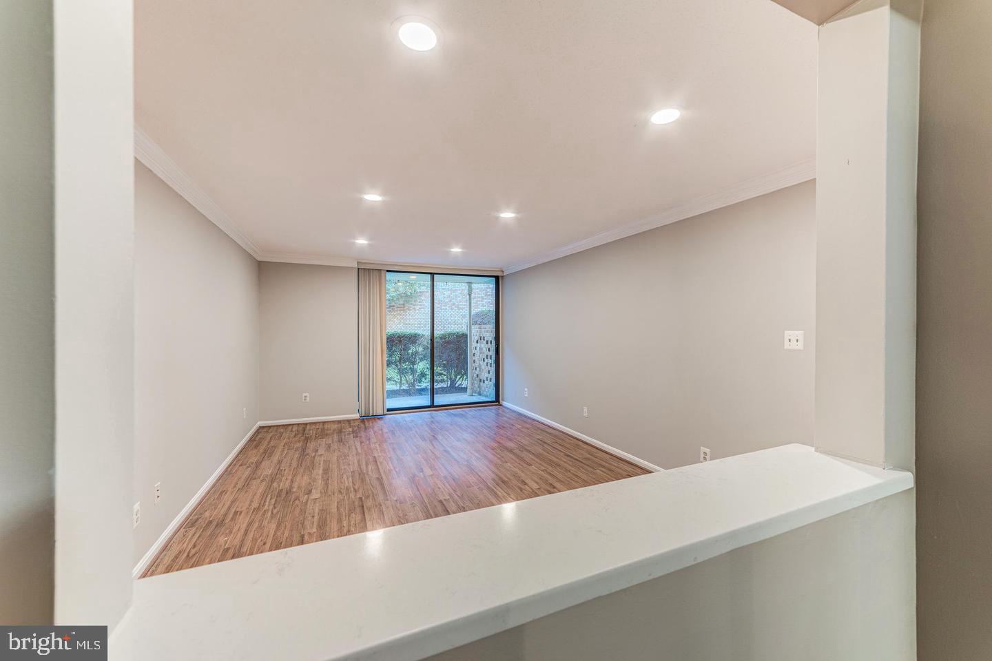 CHATEAUX CONDO - Residential Lease