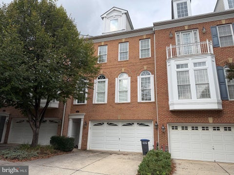 Condo For Sale - 4076 Clovet Drive #27<br/> FAIRFAX, VA 22030
