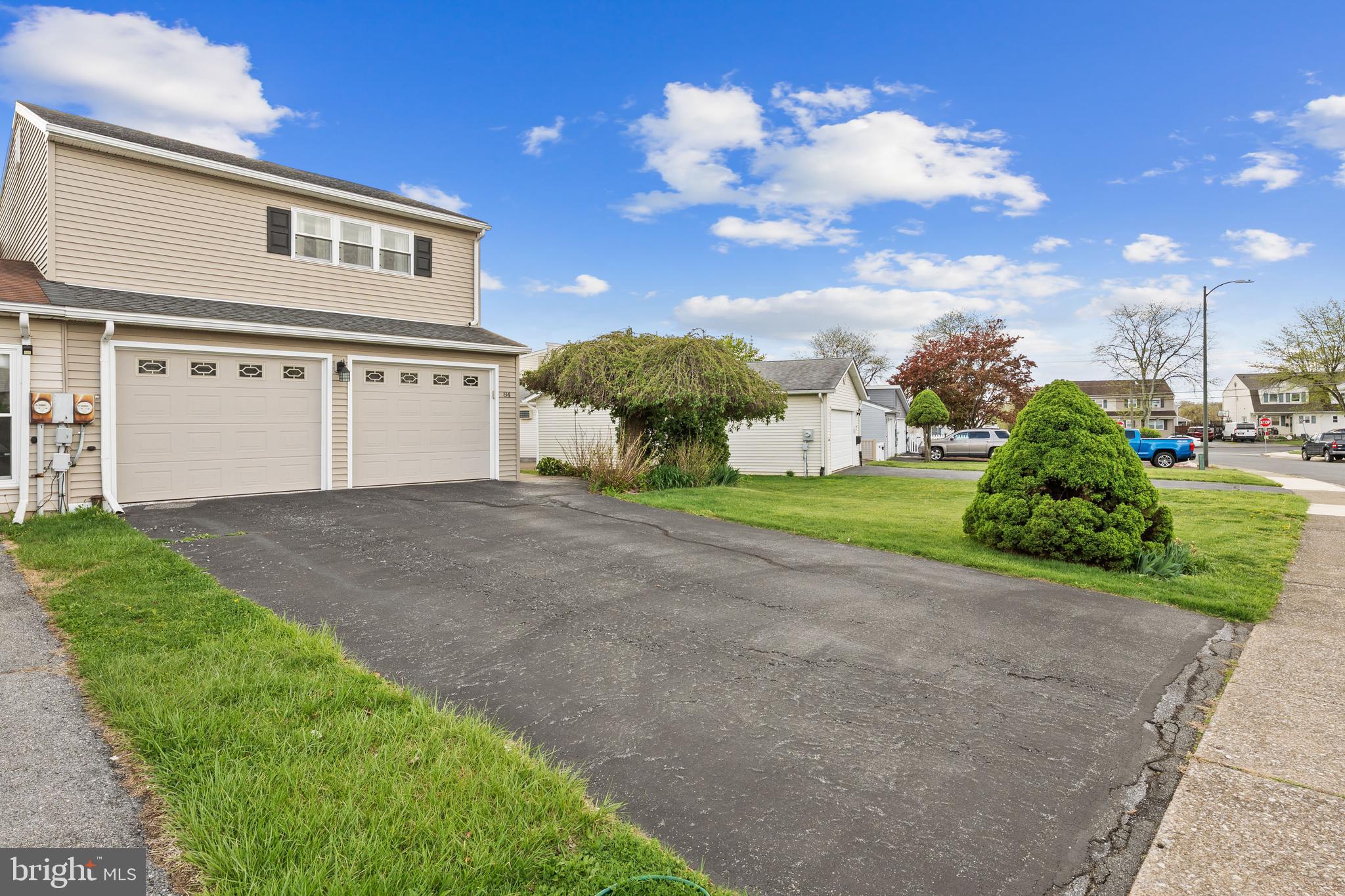 STRAWBERRY HILLS - Residential