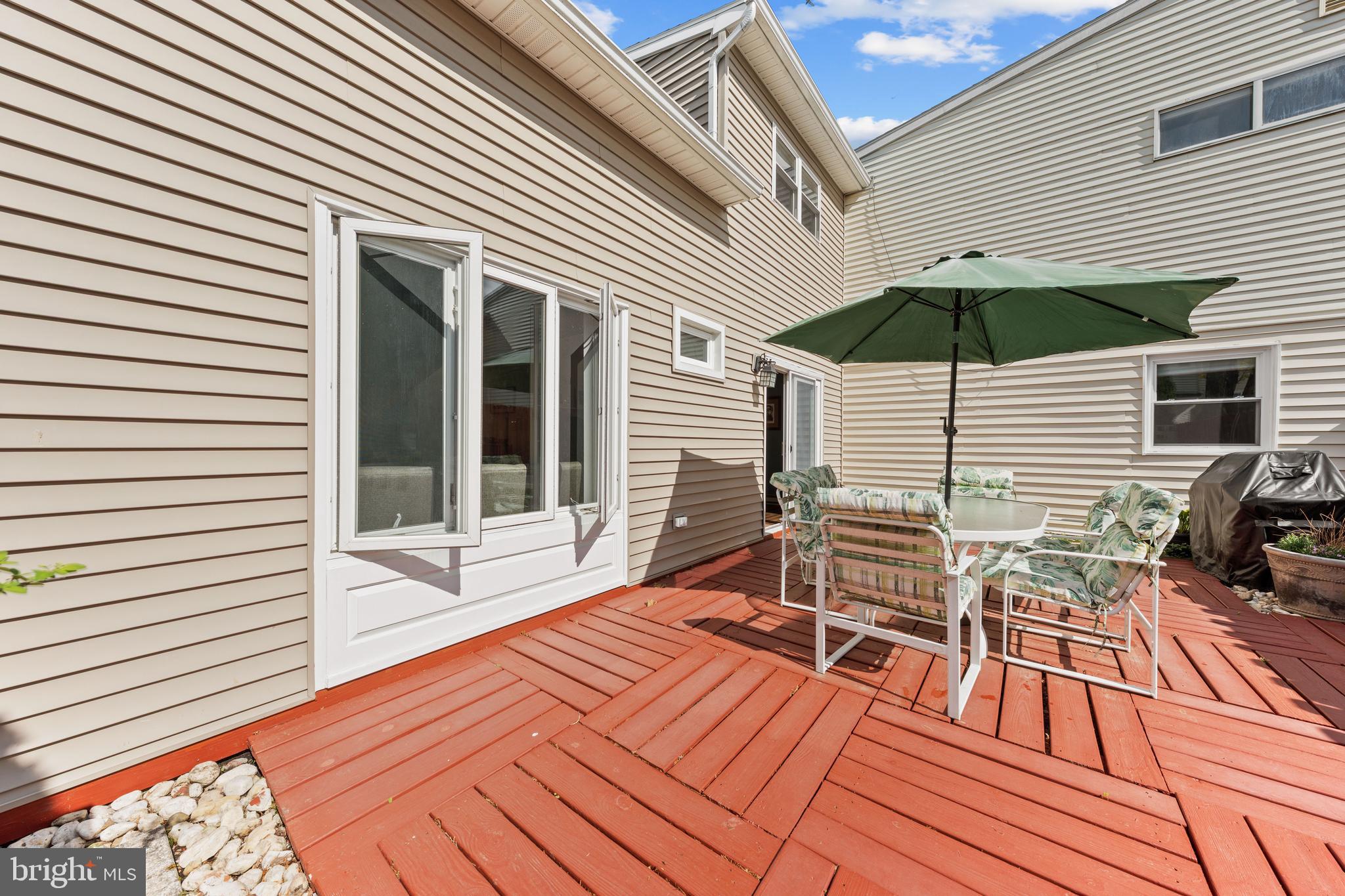 STRAWBERRY HILLS - Residential