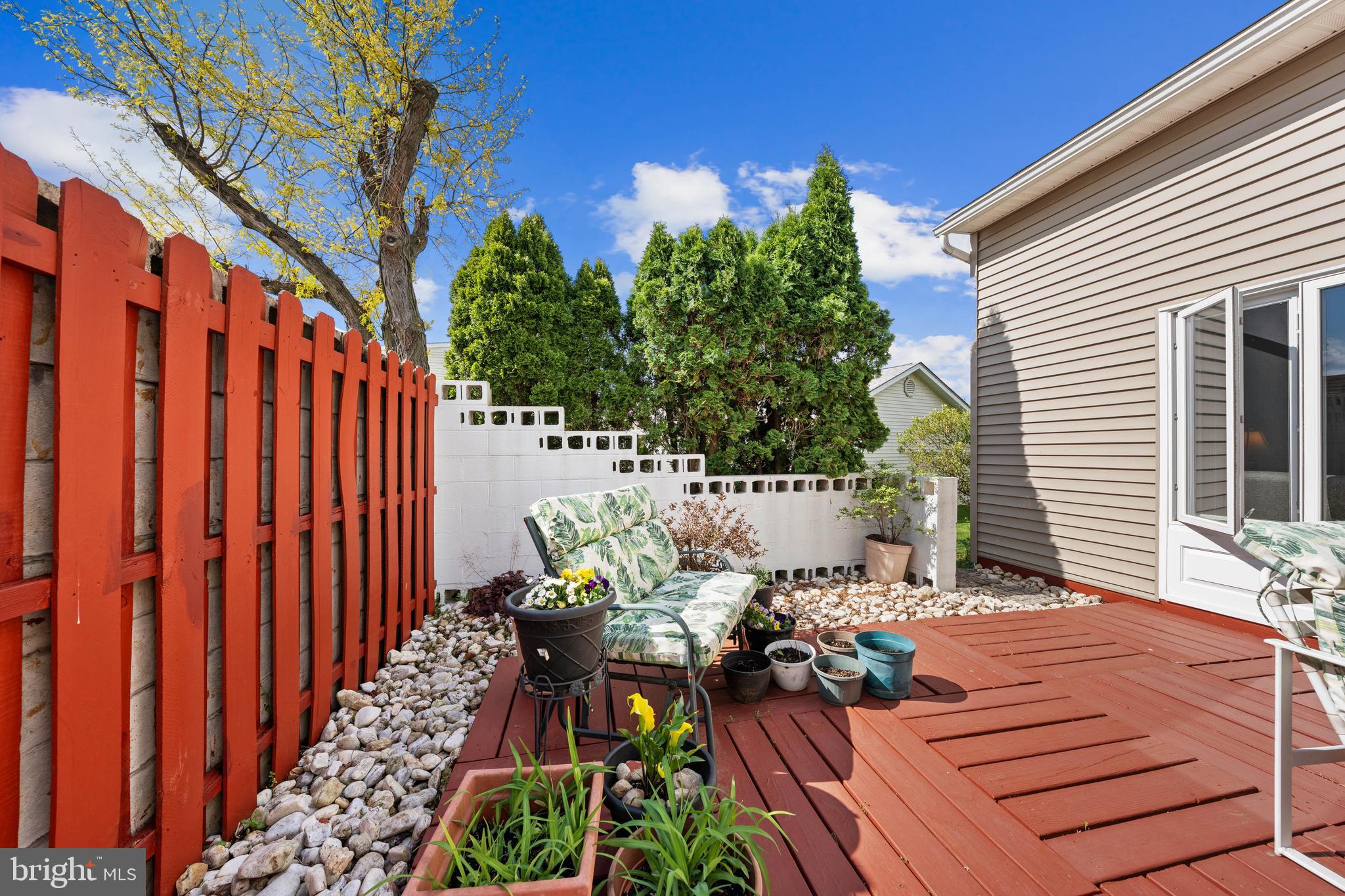 STRAWBERRY HILLS - Residential