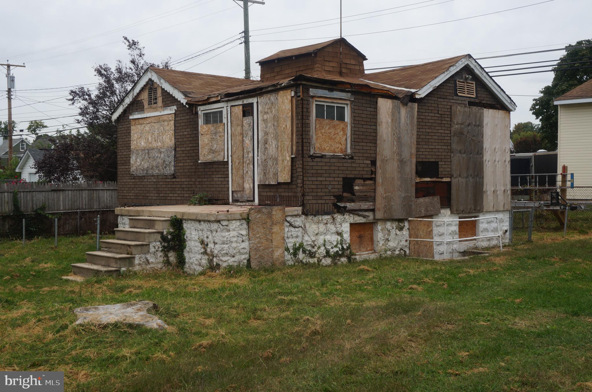 FAIRLAWN - Residential