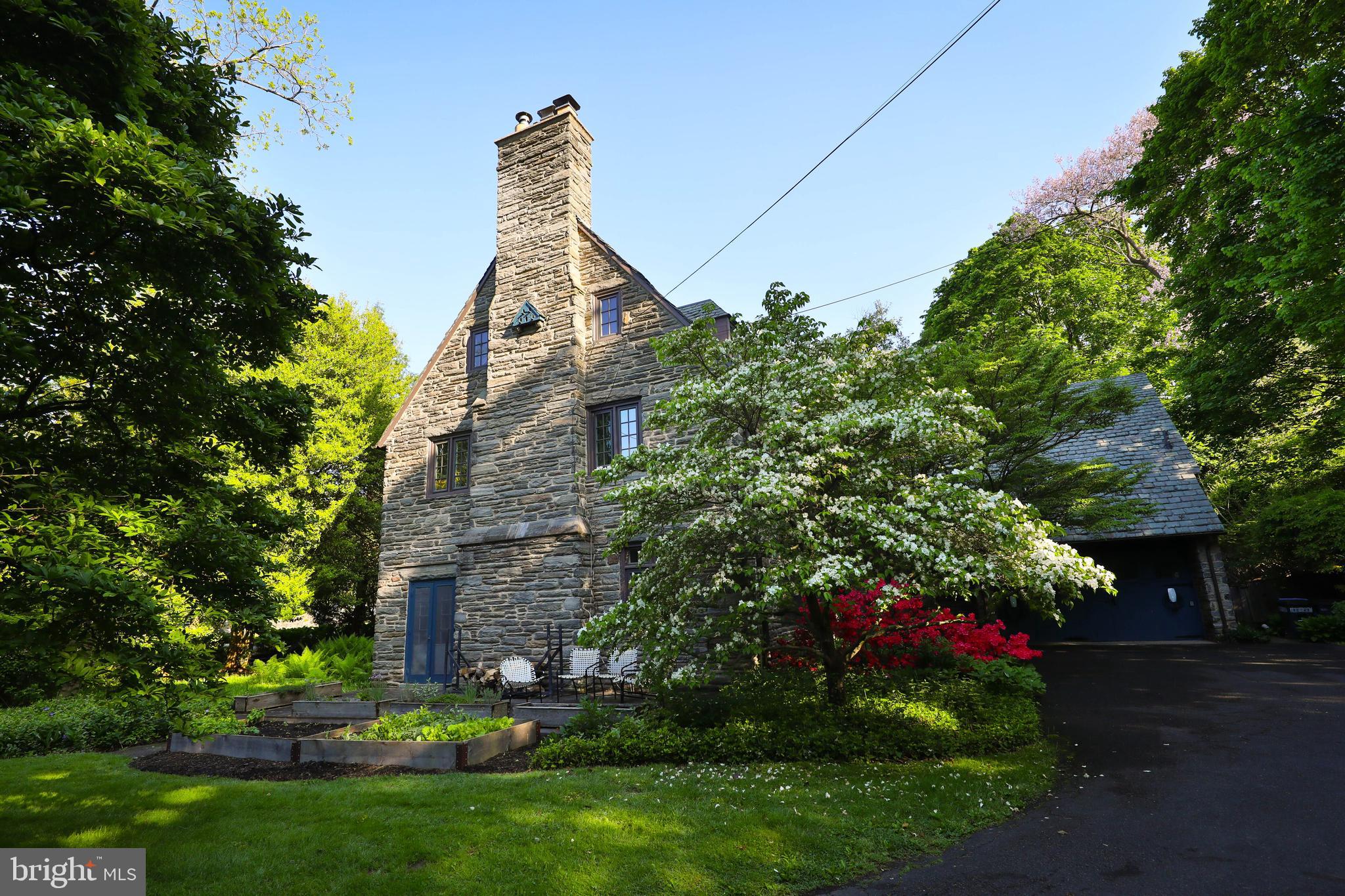 CHESTNUT HILL - Residential
