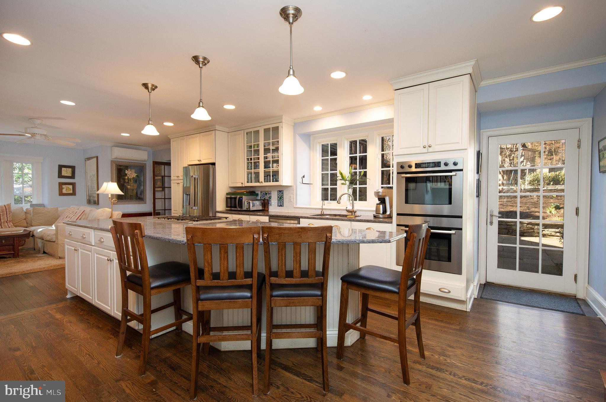 CHESTNUT HILL - Residential