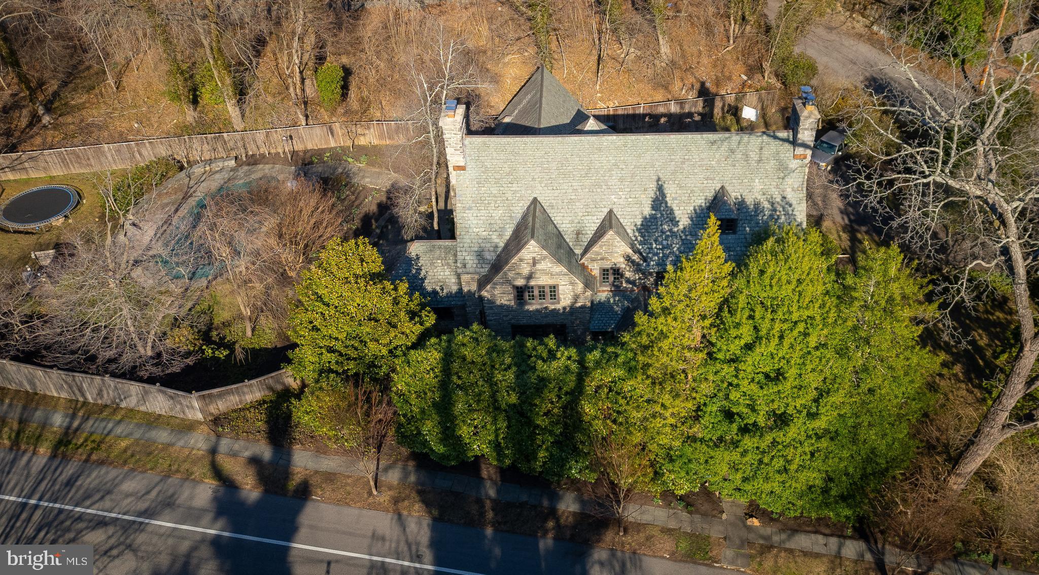 CHESTNUT HILL - Residential