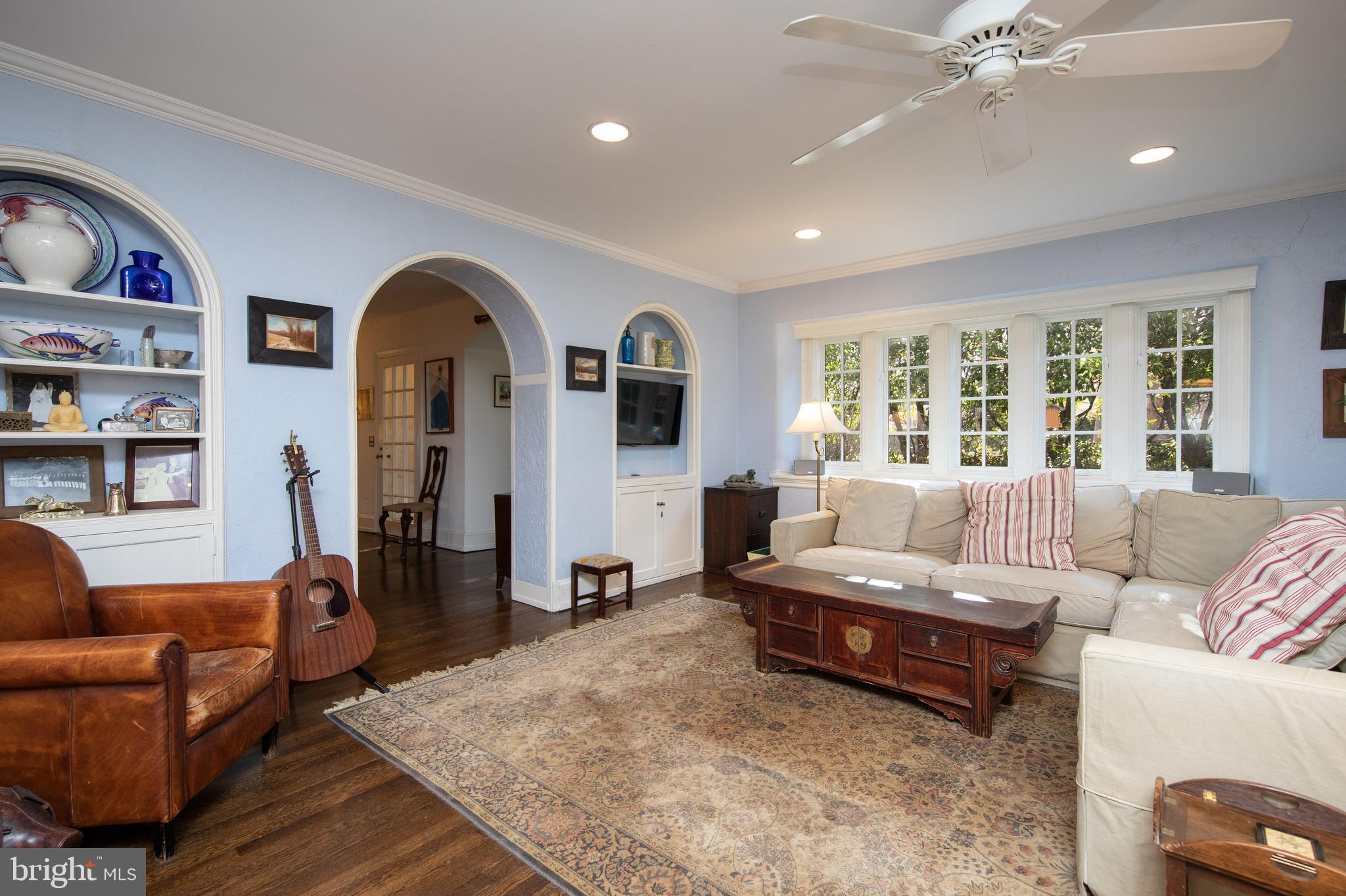 CHESTNUT HILL - Residential