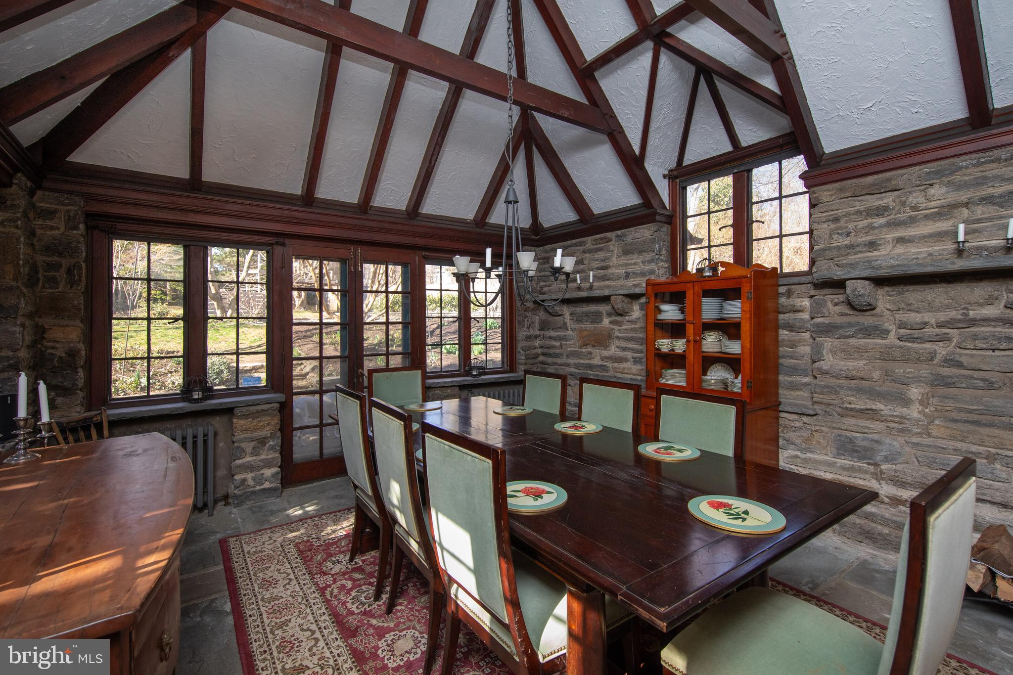 CHESTNUT HILL - Residential