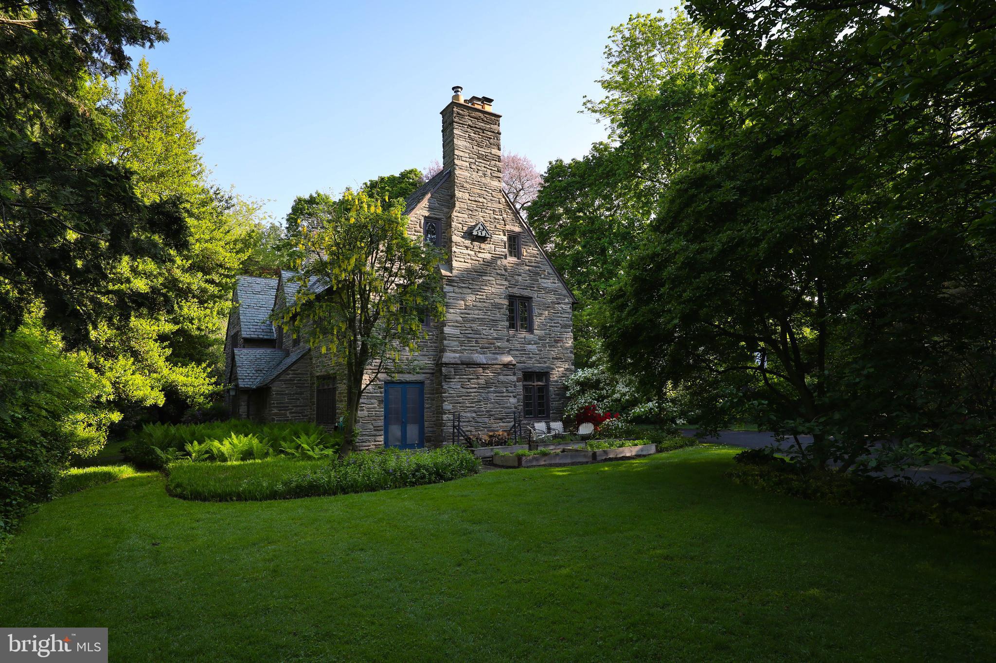 CHESTNUT HILL - Residential