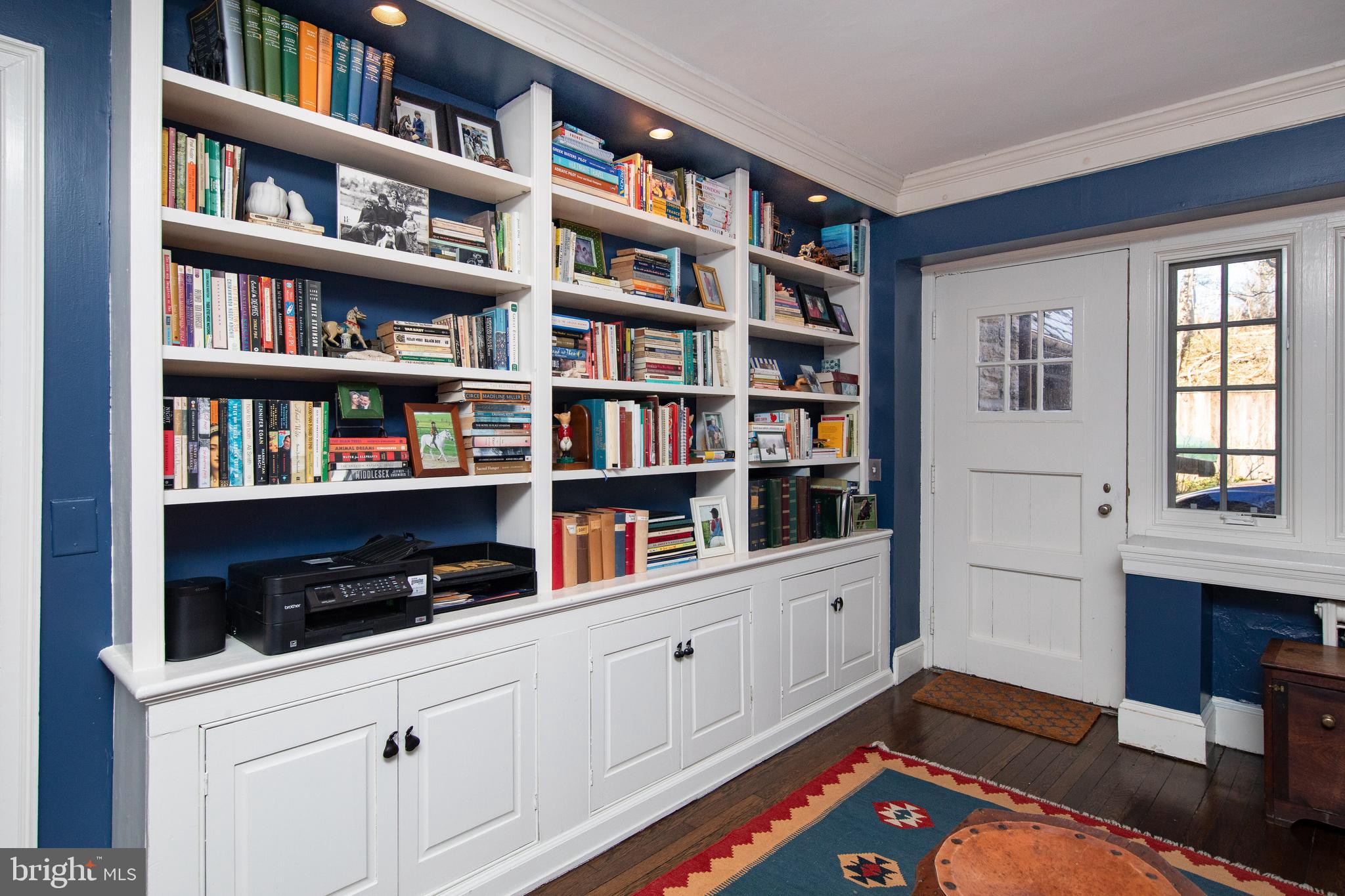 CHESTNUT HILL - Residential