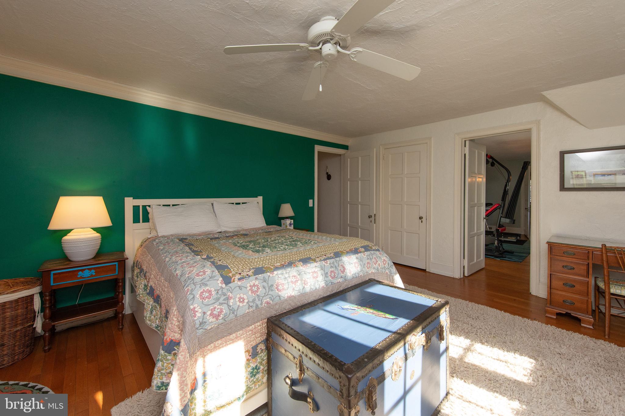 CHESTNUT HILL - Residential