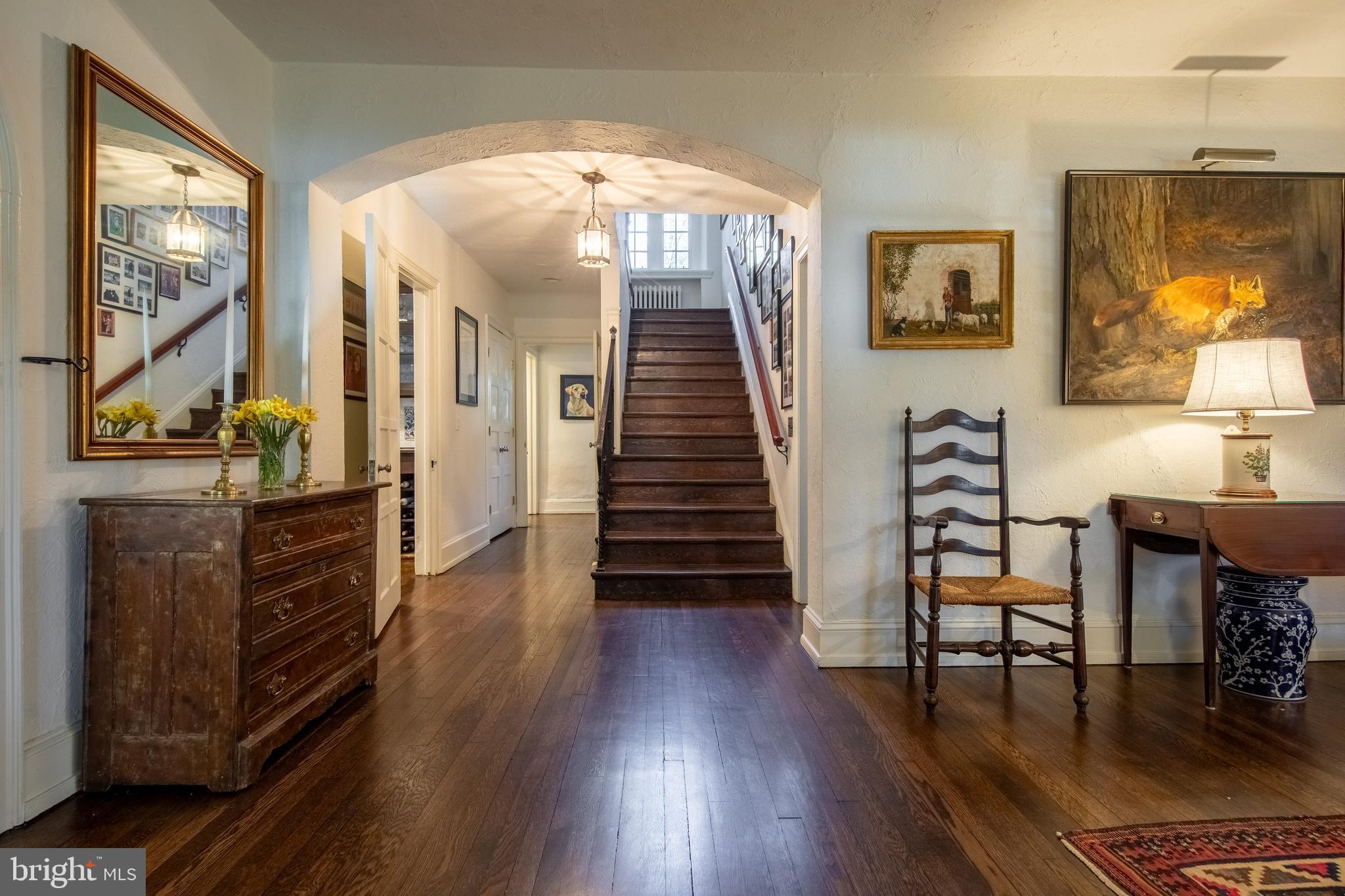 CHESTNUT HILL - Residential