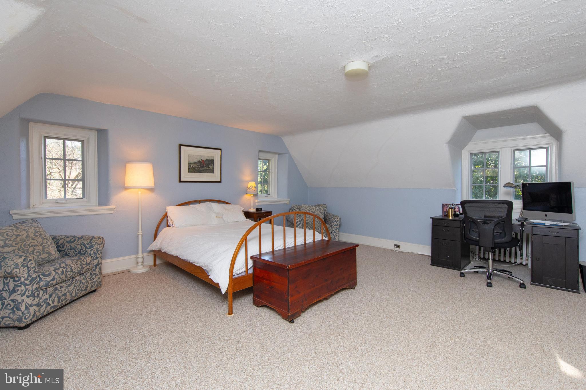 CHESTNUT HILL - Residential