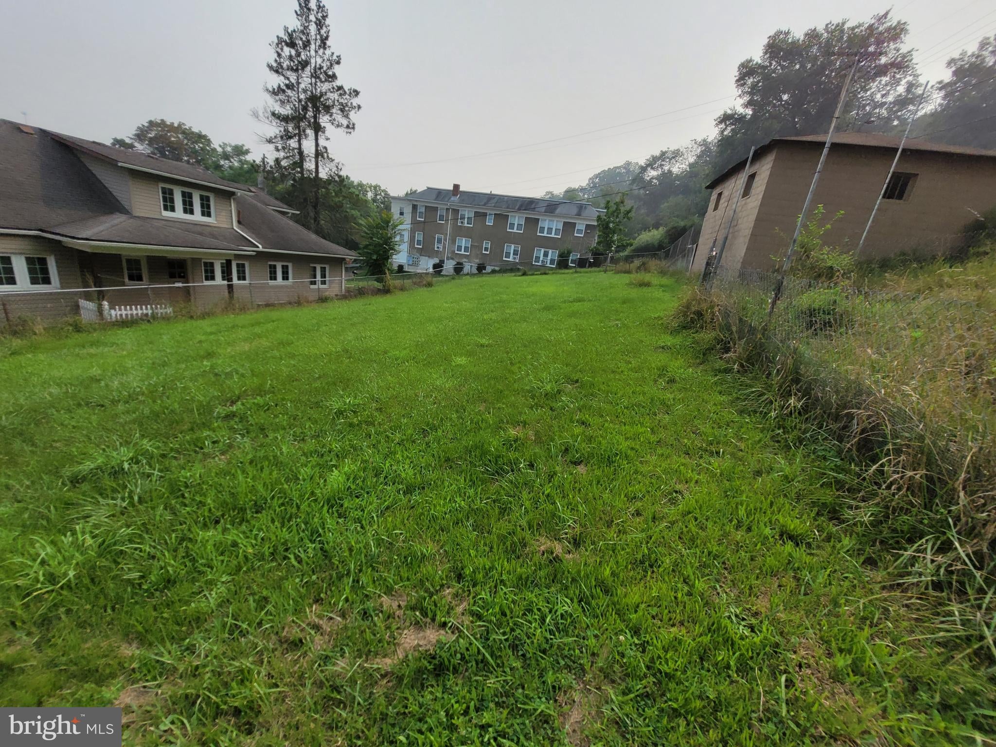 885 BRADDOCK ROAD