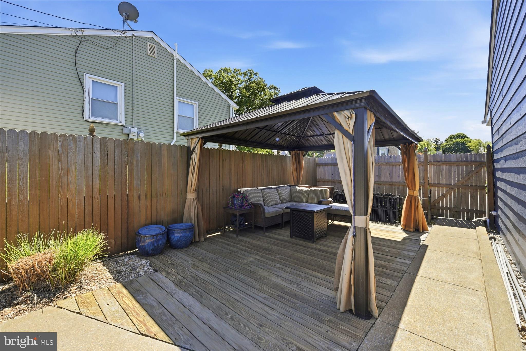 WHITELAND CREST - Residential