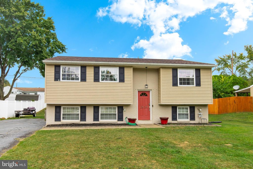 Photo of 2639 Pike Lane, LANCASTER, PA 17603 (MLS # PALA2057500)