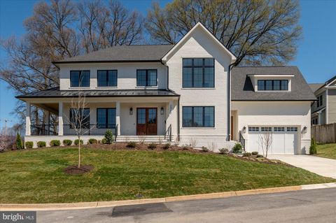 2400 N LINCOLN STREET ARLINGTON VA 22207